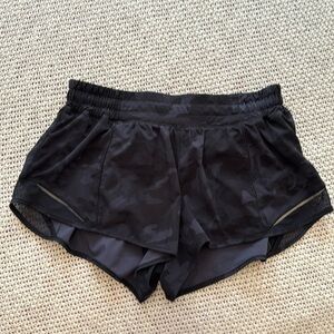 Lululemon Hotty Hot short